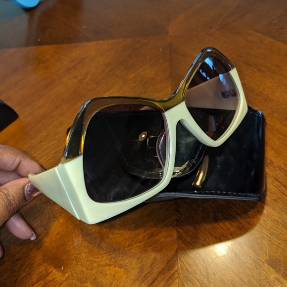 Fendi shades AUTHENTIC main image 4